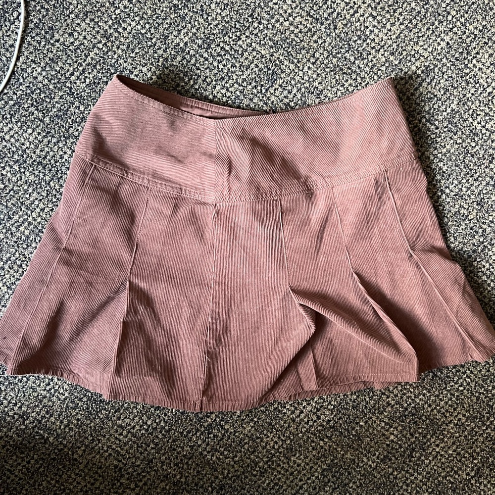 NEVER WORN H&M brown corduroy pleated skirt